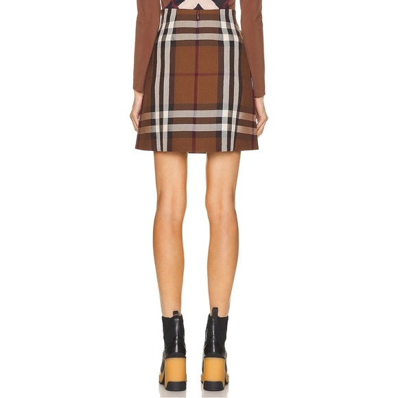 💯- New Authentic Burberry Wool Skirt with Classic Check Pattern - Picture 4 of 14